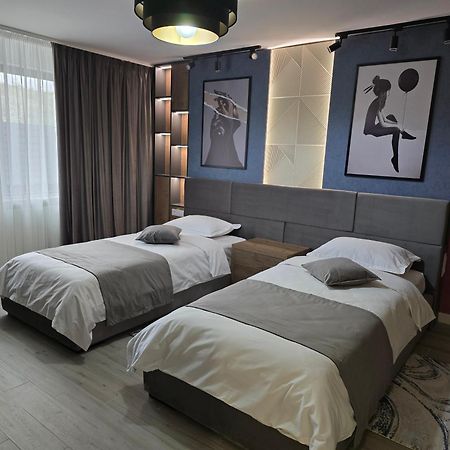 Monarc Boutique Aparthotel - Self Check-In Visan 외부 사진