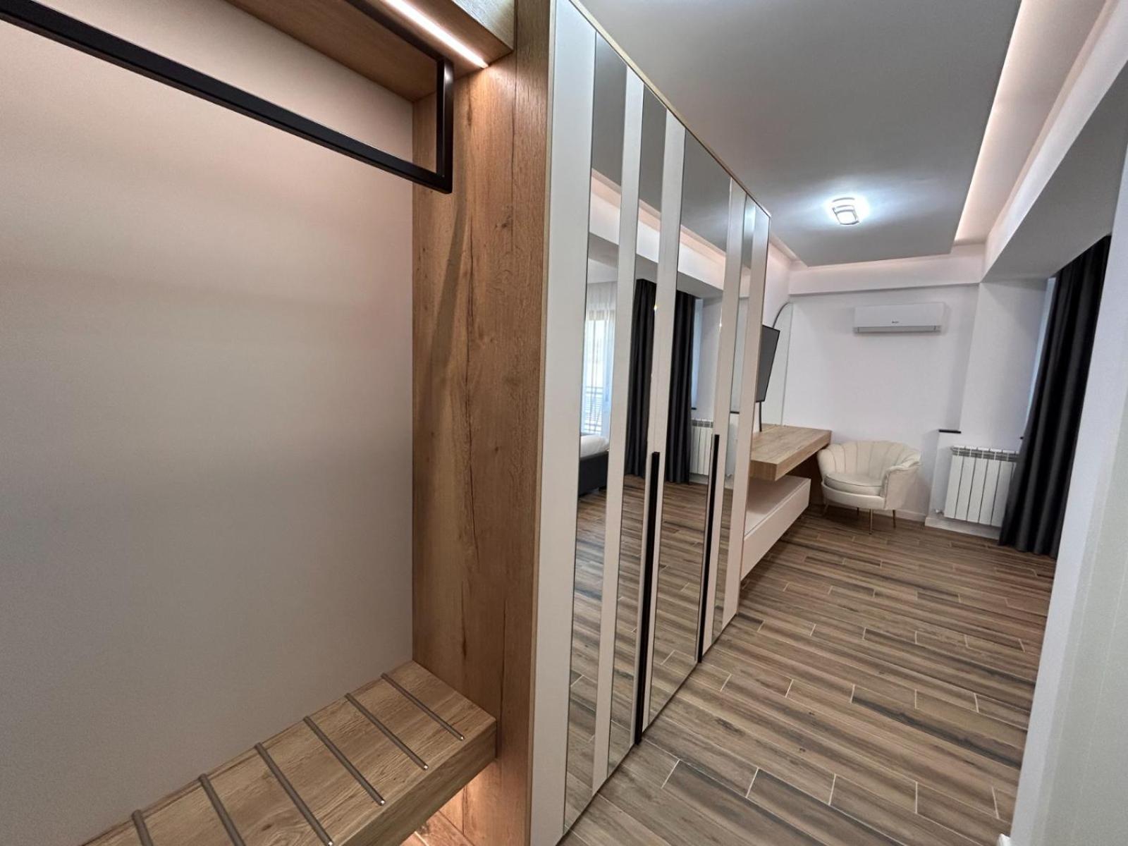 Monarc Boutique Aparthotel - Self Check-In Visan 외부 사진