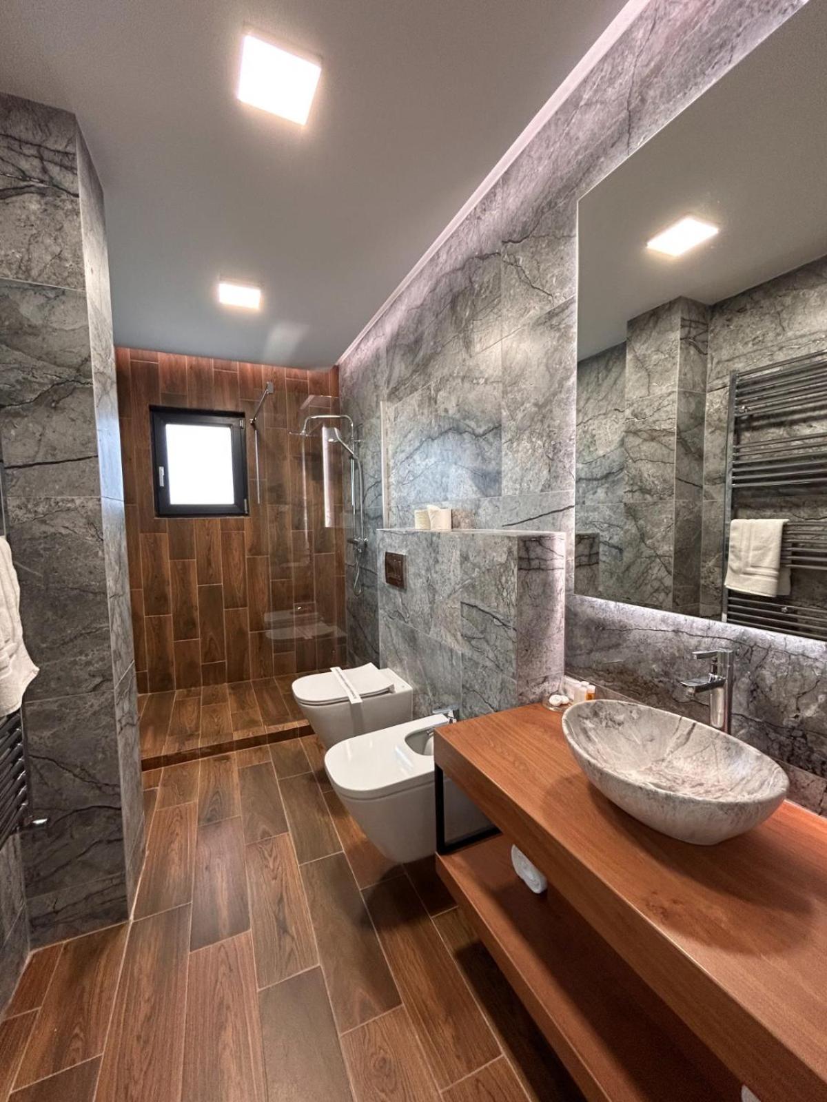 Monarc Boutique Aparthotel - Self Check-In Visan 외부 사진