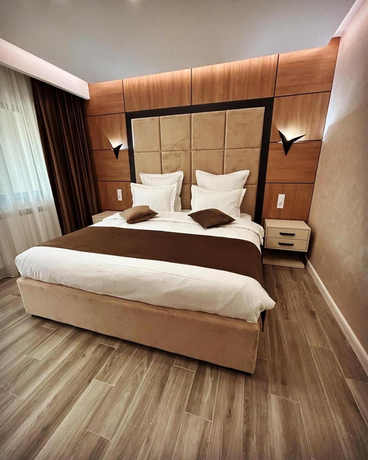 Monarc Boutique Aparthotel - Self Check-In Visan 외부 사진