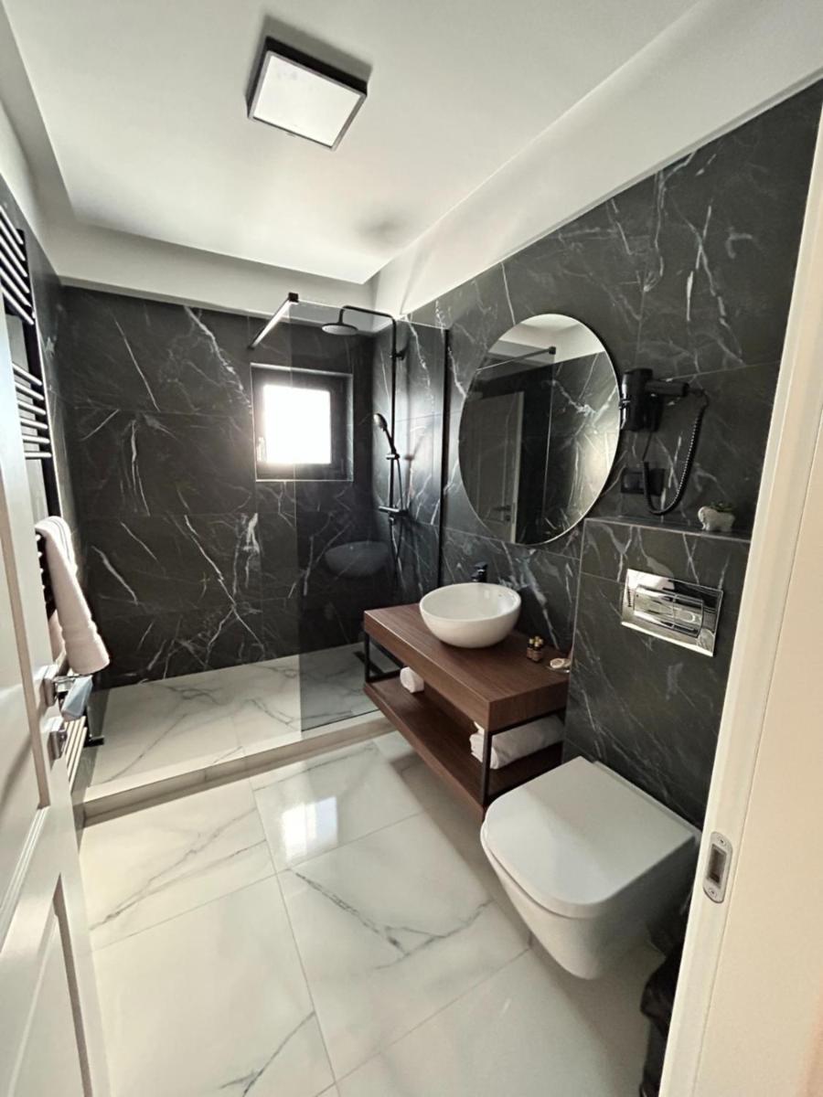 Monarc Boutique Aparthotel - Self Check-In Visan 외부 사진