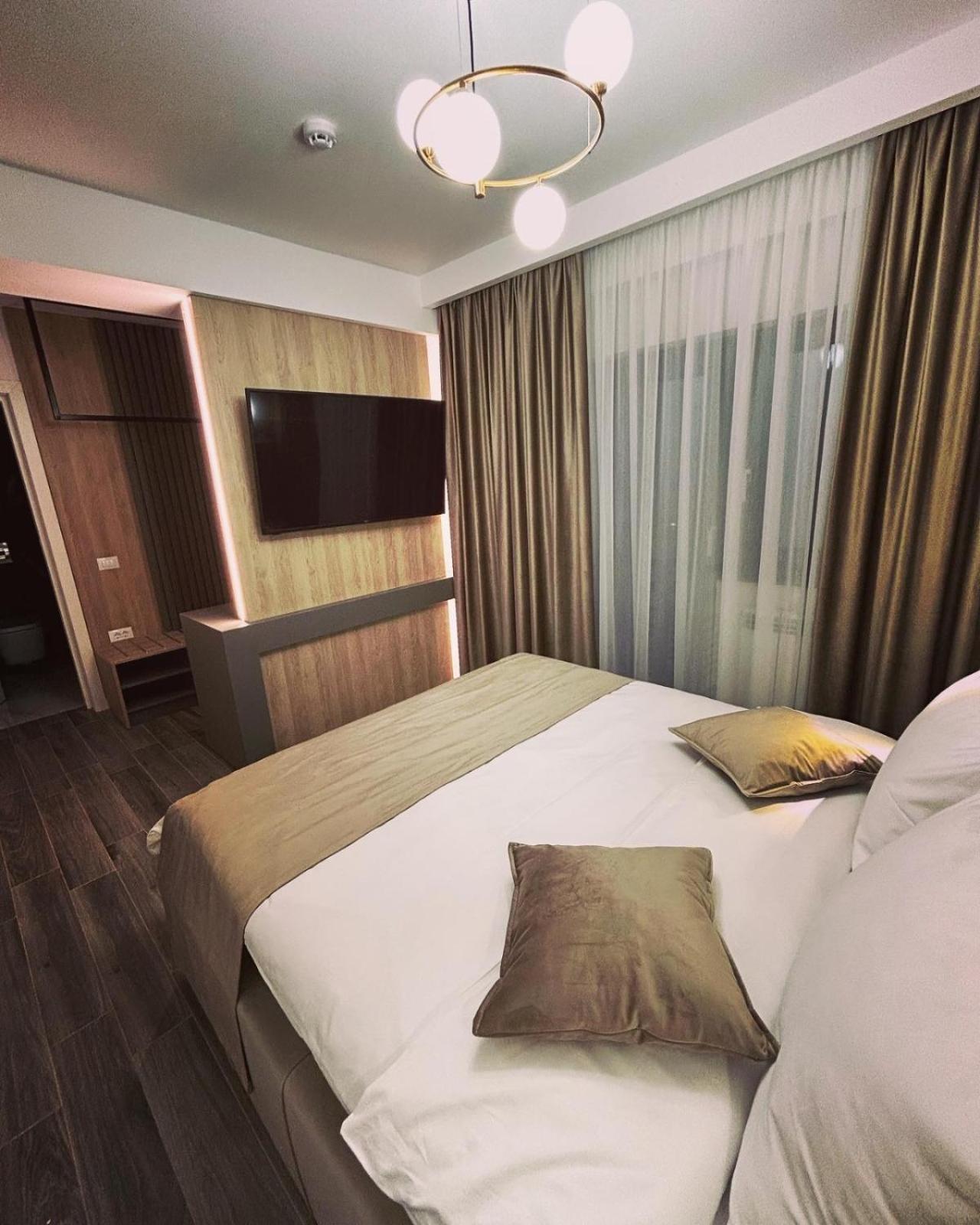 Monarc Boutique Aparthotel - Self Check-In Visan 외부 사진