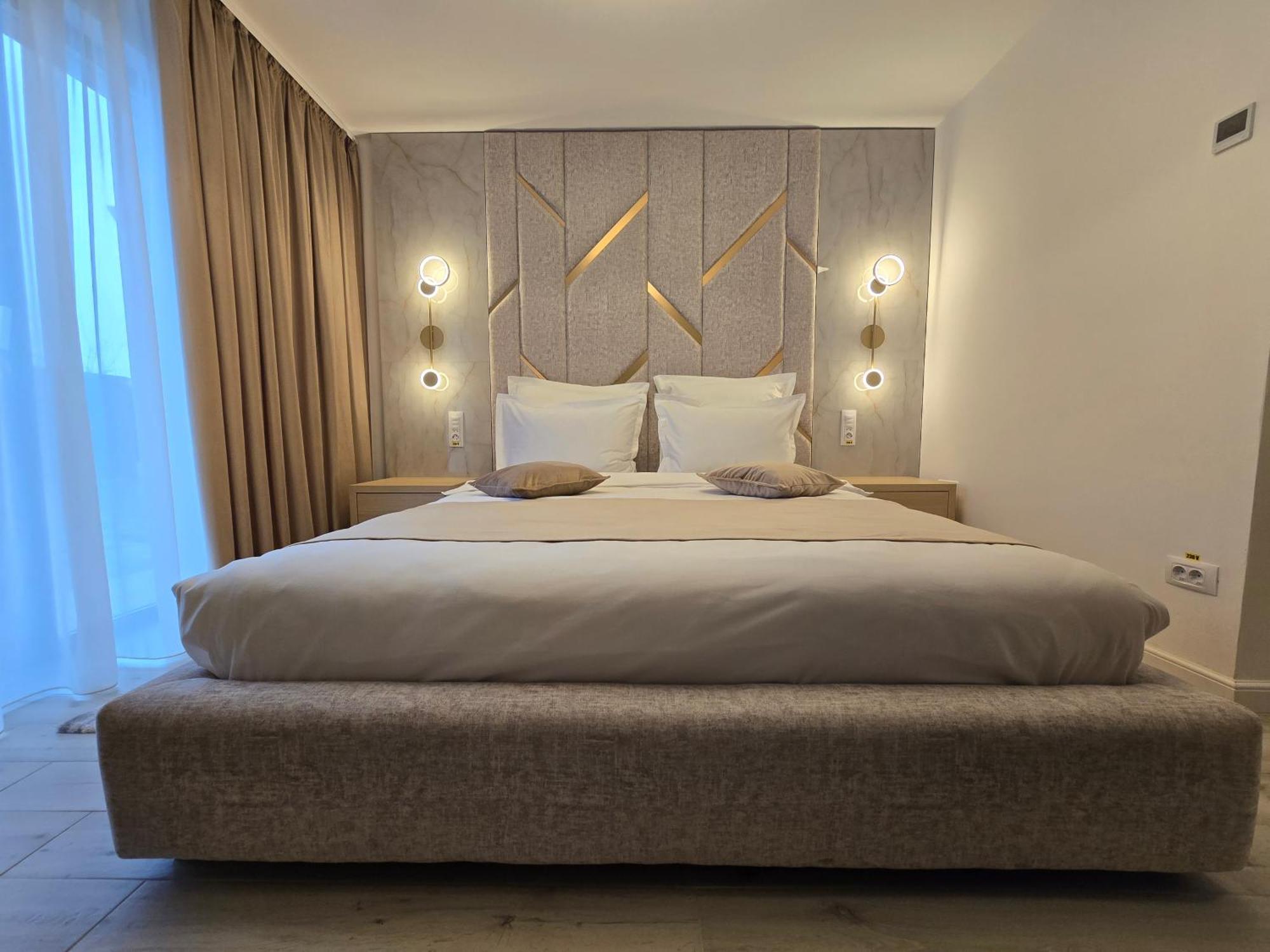 Monarc Boutique Aparthotel - Self Check-In Visan 외부 사진