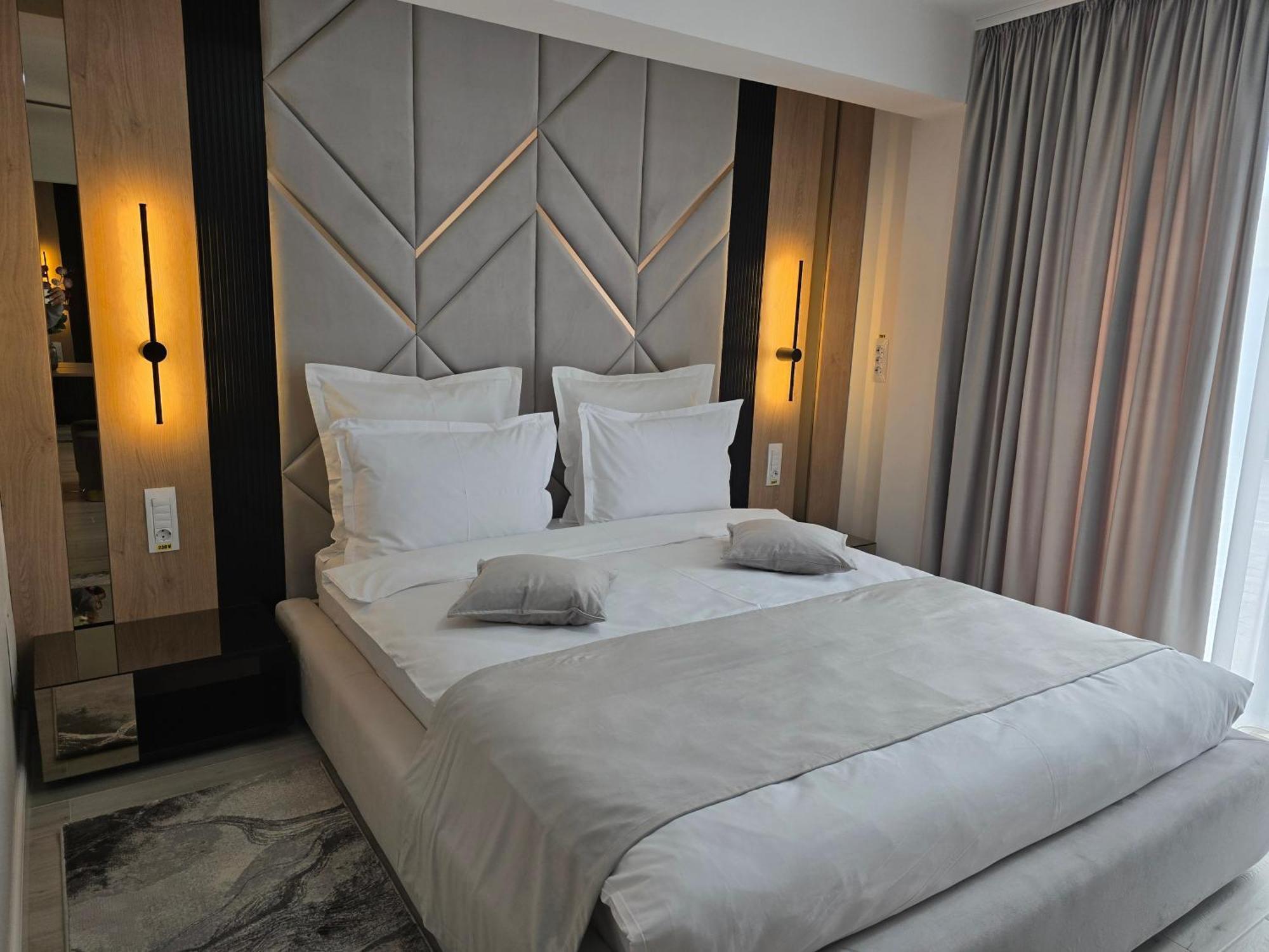 Monarc Boutique Aparthotel - Self Check-In Visan 외부 사진