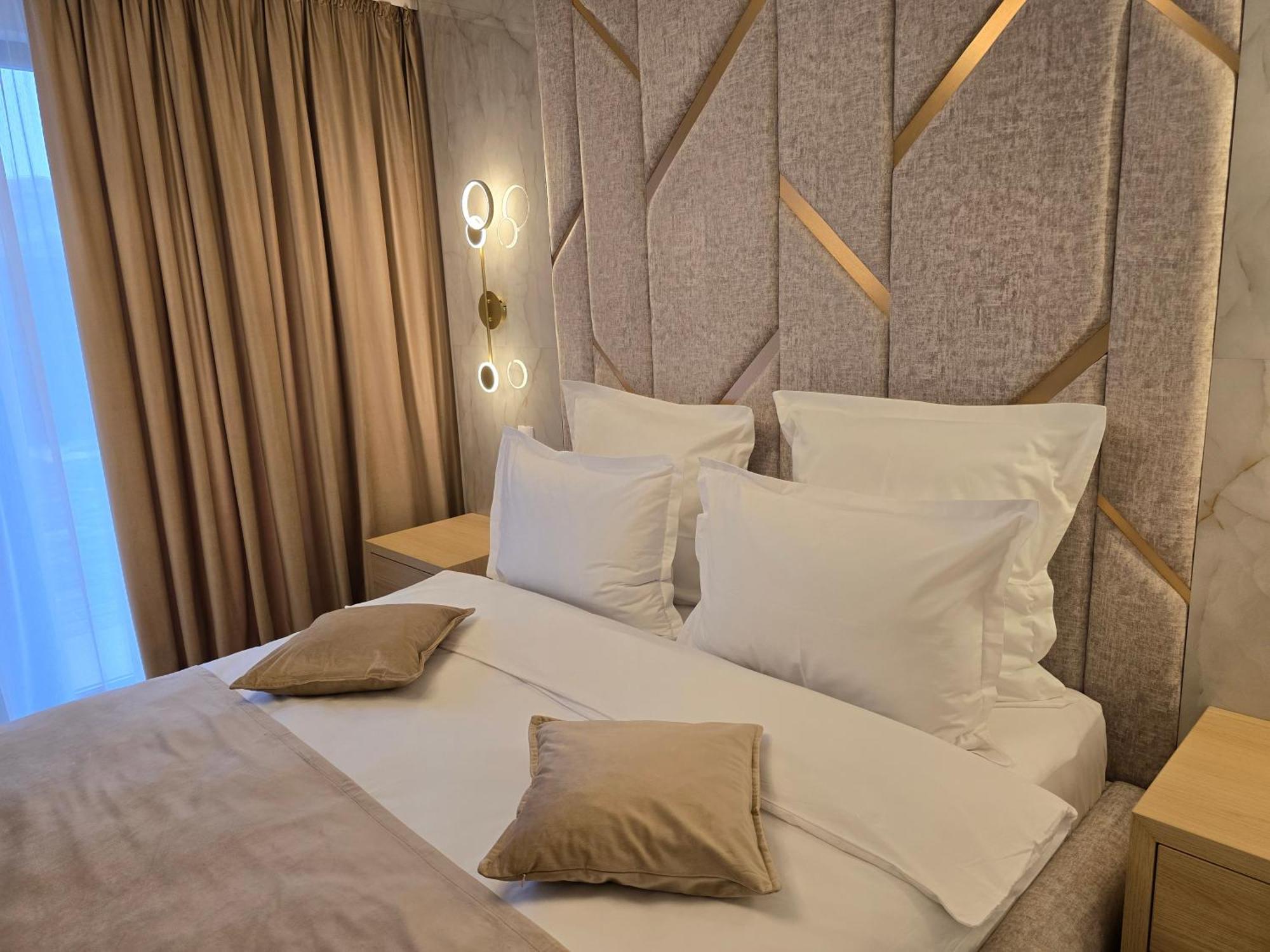 Monarc Boutique Aparthotel - Self Check-In Visan 외부 사진